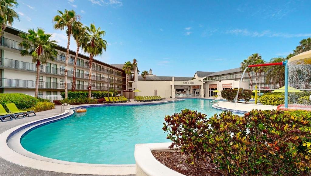 Avanti International Resort