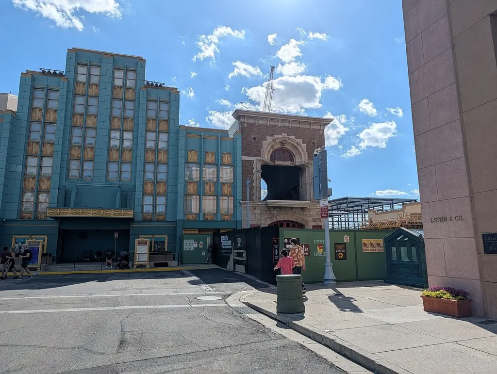 Construction walls and crane behind New York facades for Fast & Furious: Hollywood Drift