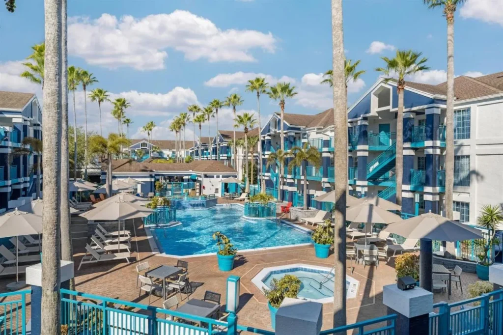 Courtyard pool and hot tub at Sonesta ES Suites Orlando Lake Buena Vista