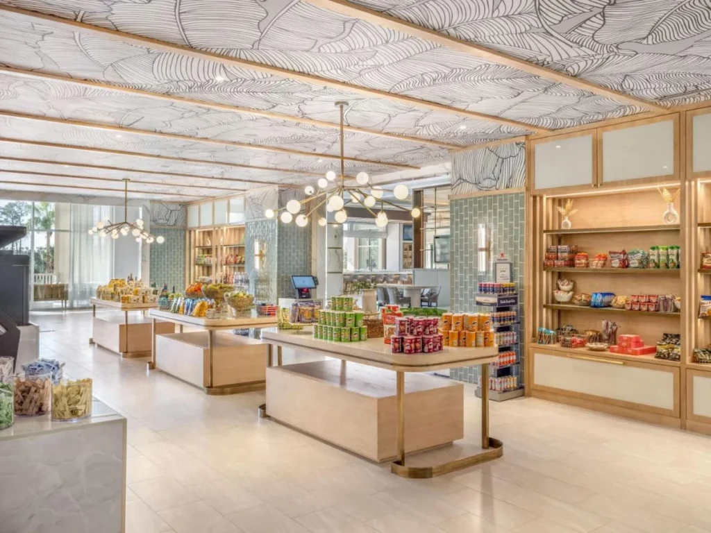 Mercado para llevar con bocadillos y fruta fresca en MUSE, Signia by Hilton Orlando Bonnet Creek
