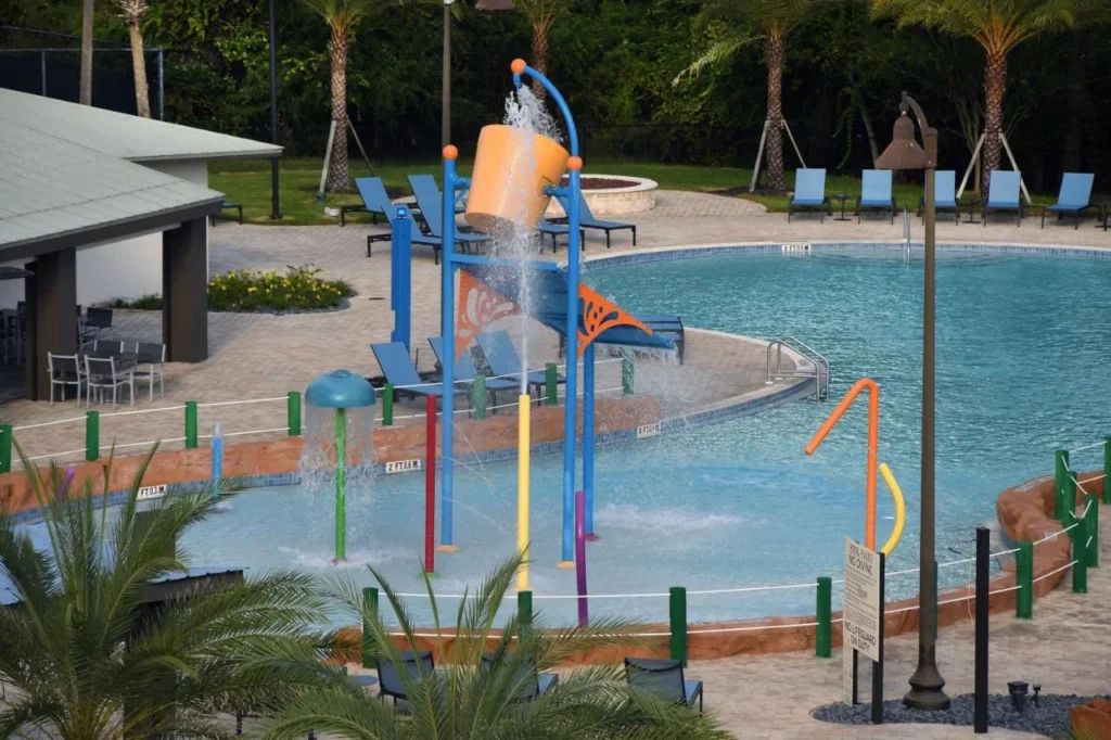 Kids' splash area with a tipping bucket by the Oasis pool, Wyndham Garden Lake Buena Vista