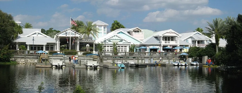 Marina, muelle y pastel Key West edificios de estilo en Disney's Old Key West Resort