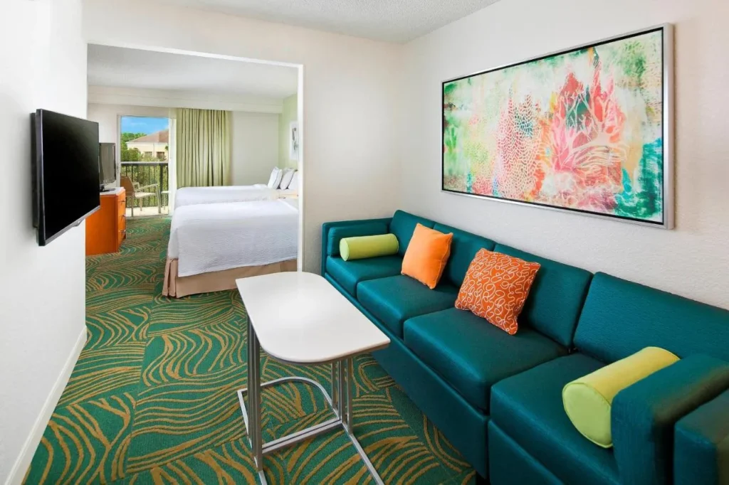 Estudio con sof&aacute;-cama y dos camas en el SpringHill Suites Marriott Village
