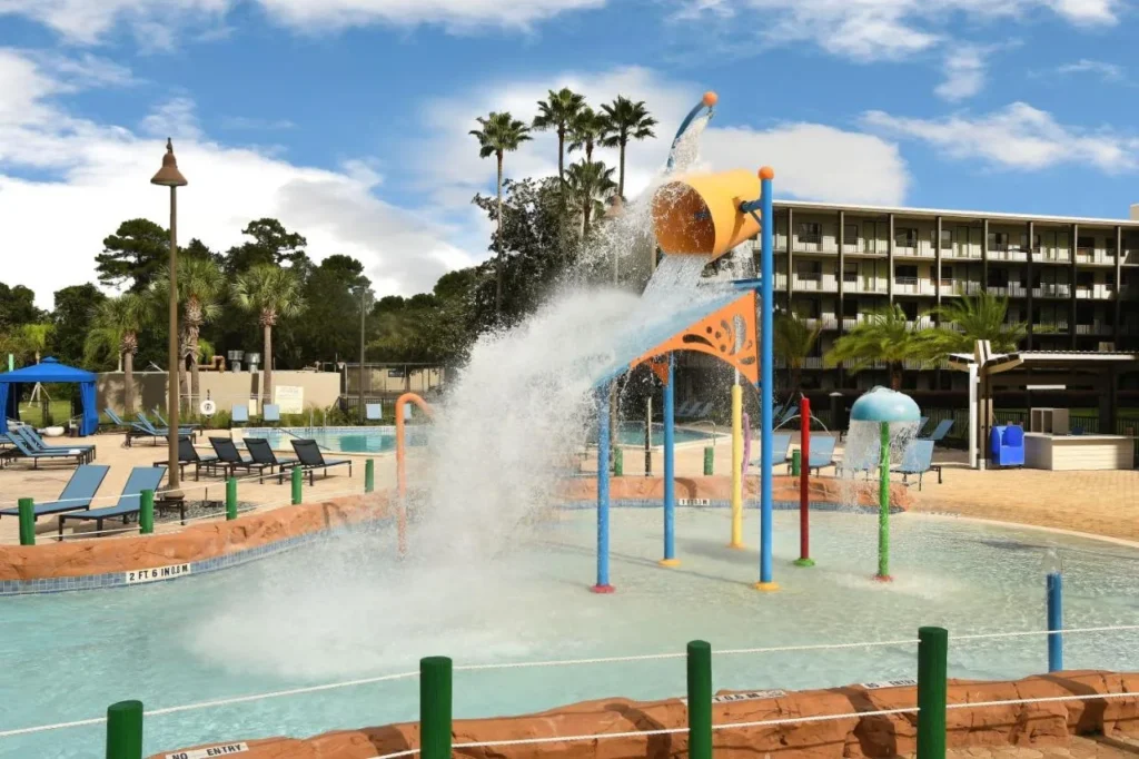 Tipping bucket and spray posts over the zero-entry play pool at Wyndham Lake Buena Vista